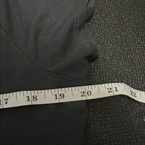 Reebok Charcoal Short Sleeve Tee size XL - Picture 4 of 7